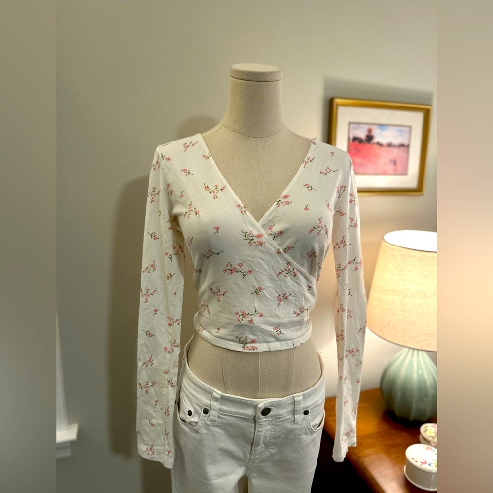 Brandy Melville Sweet Wrap Crop